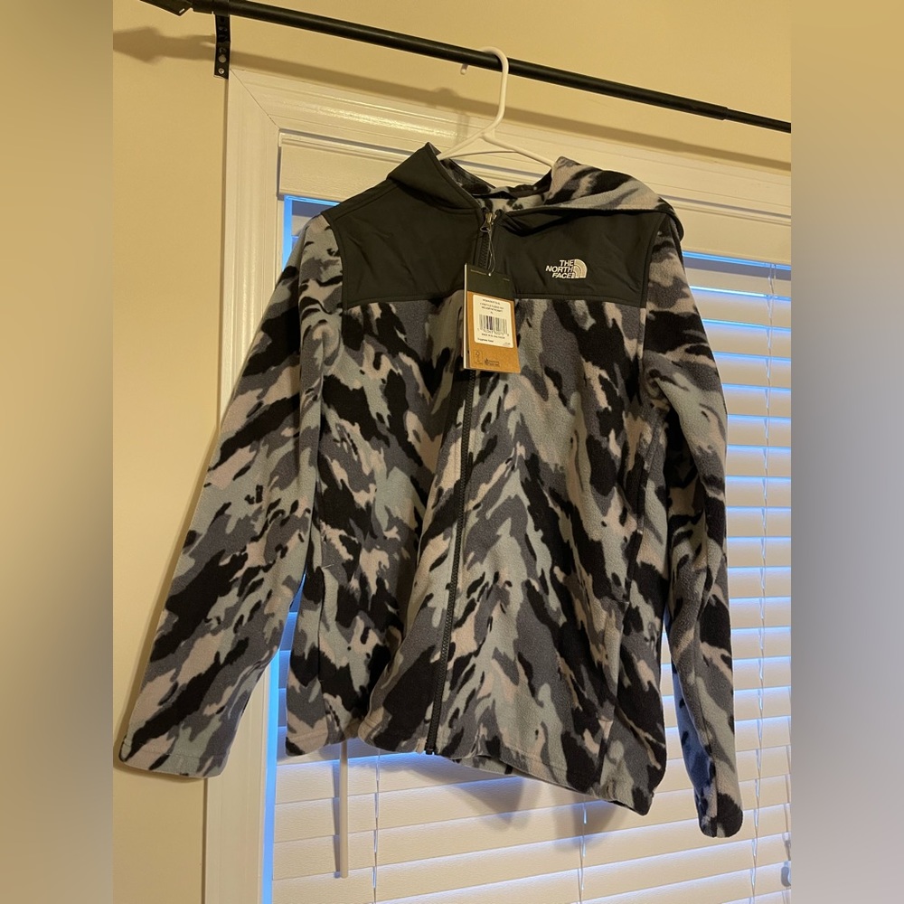 NWT north face jacket size XL youth